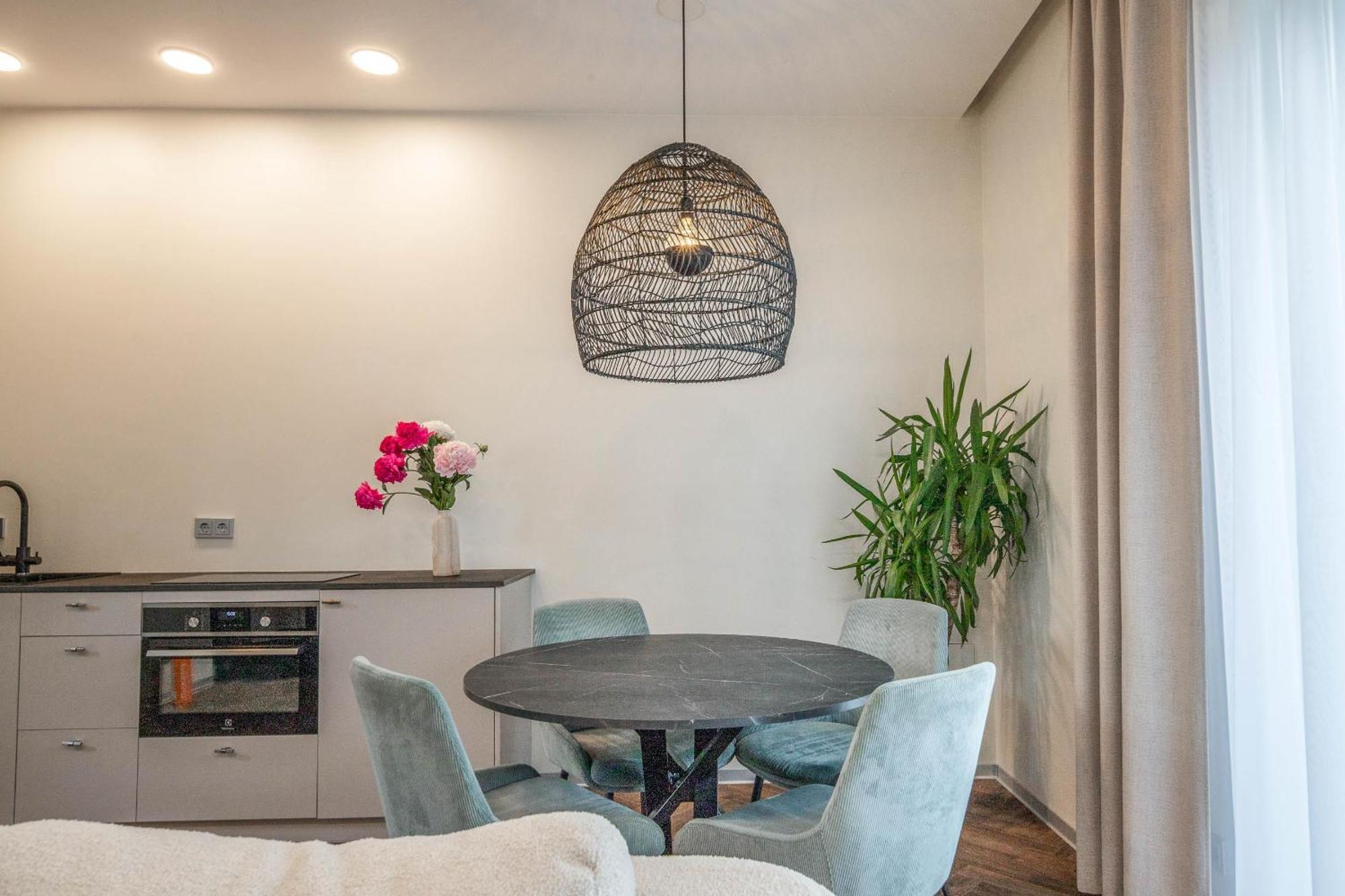 Green House Downtown Apartments With Private Free Parking And Bike Storage Klaipeda Exterior photo